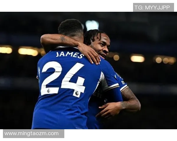 切尔西更衣室风波再起斯特林与恩佐训练场冲突引发热议 切尔西更衣室风波再起斯特林与恩佐训练场冲突引发热议